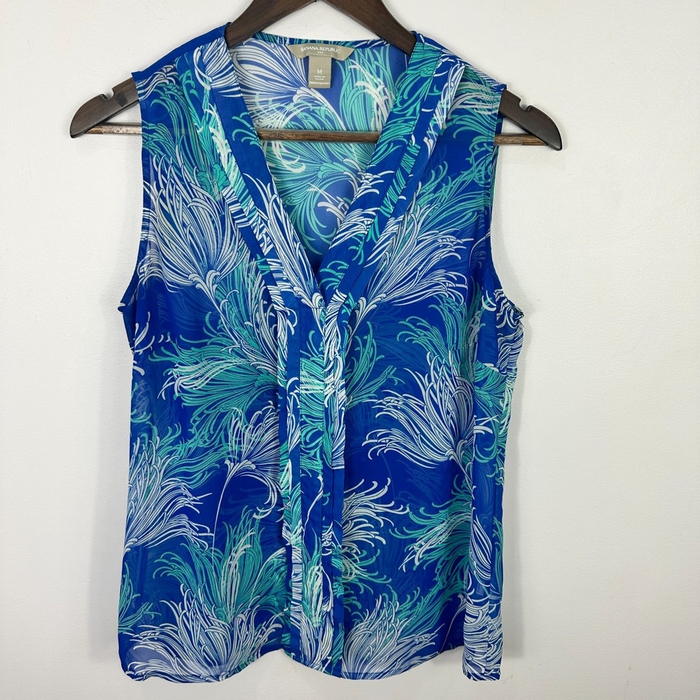 Banana Republic Top M Blue Green Feather‎ Print Sleeveless Blouse Career Chic